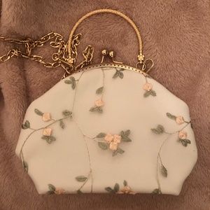 Vintage Floral Crossbody Clasp Bag